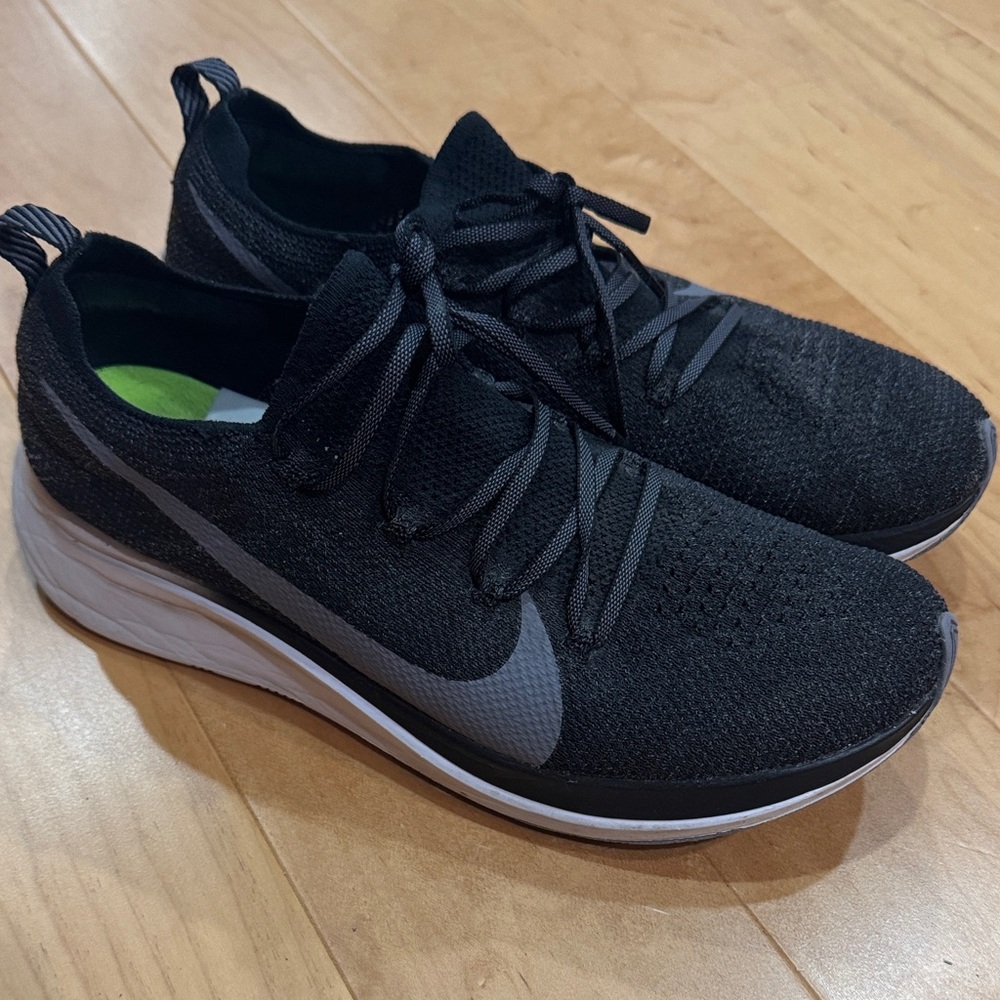Nike Men's Zoom Fly Flyknit with Carbon Fiber Plate - Size 10